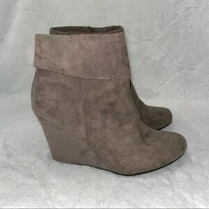 REPORT Women Taupe Suede‎ Fold Over Wedge Ankle Boots Side Zip Size 8